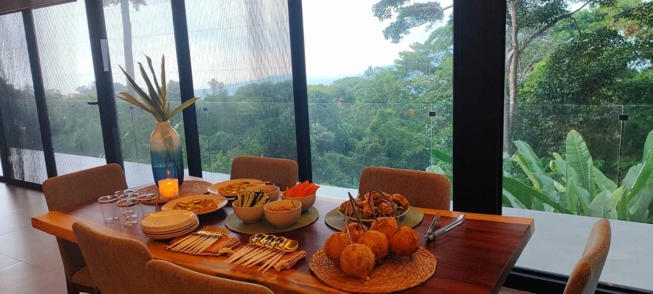 Chef-prepared nourishing meal for the 30-day protocol