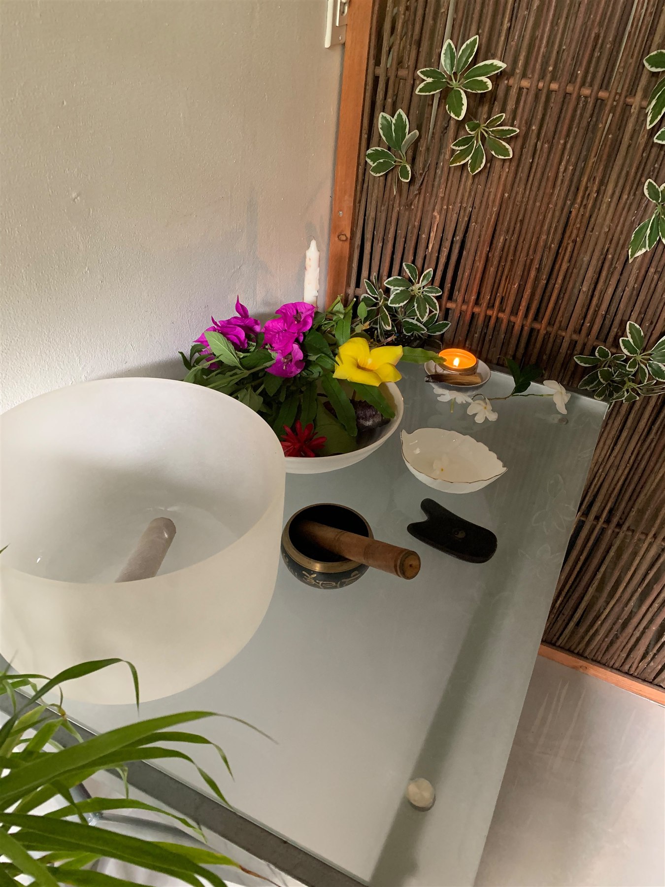 Flowers and thoughtful details in a Vitalara treatment room